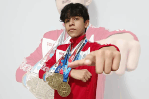 Mateo Holguín en plan grande